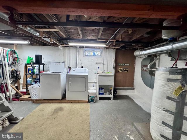 4305 N DELAWARE DR, Easton, PA 18040