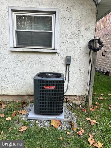 4305 N DELAWARE DR, Easton, PA 18040