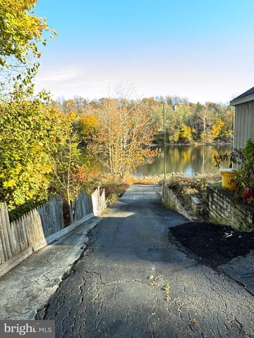 4305 N DELAWARE DR, Easton, PA 18040