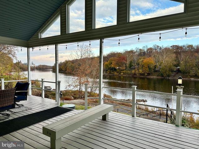 4305 N DELAWARE DR, Easton, PA 18040