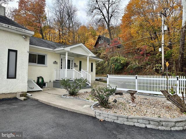 4305 N DELAWARE DR, Easton, PA 18040