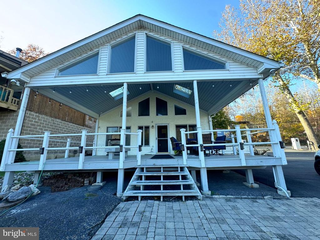 4305 N DELAWARE DR, Easton, PA 18040