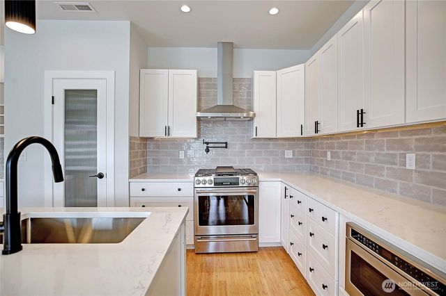 1458 Larkspur Lane, Camano Island, WA 98282