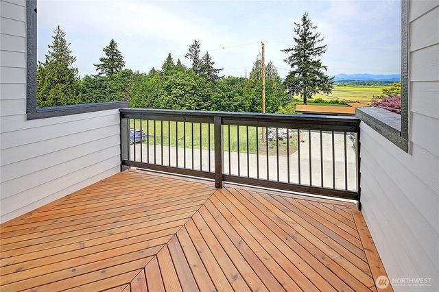 1458 Larkspur Lane, Camano Island, WA 98282