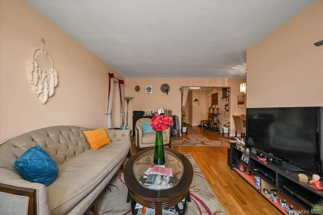 139-09 84 Drive 608, Briarwood, NY 11435