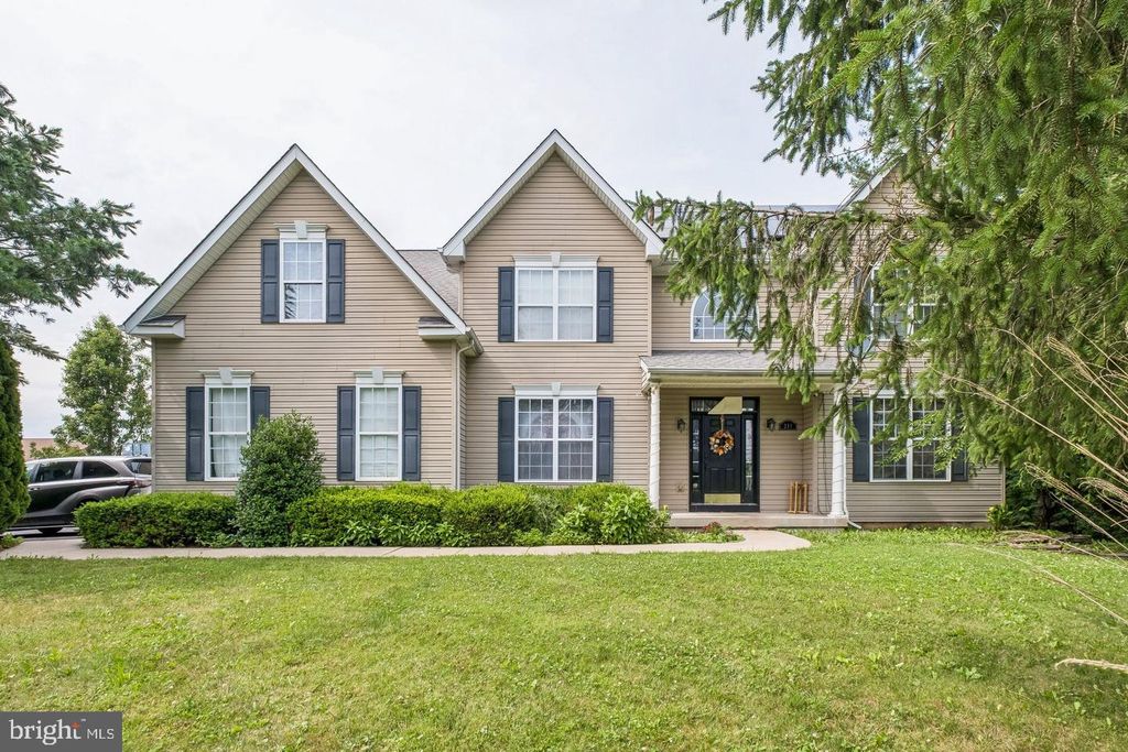211 TOLLGATE RD, QUAKERTOWN, PA 18951 — photo 2