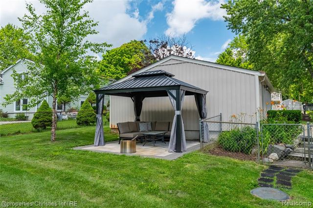 46063 Neeson Street, Northville, MI 48167