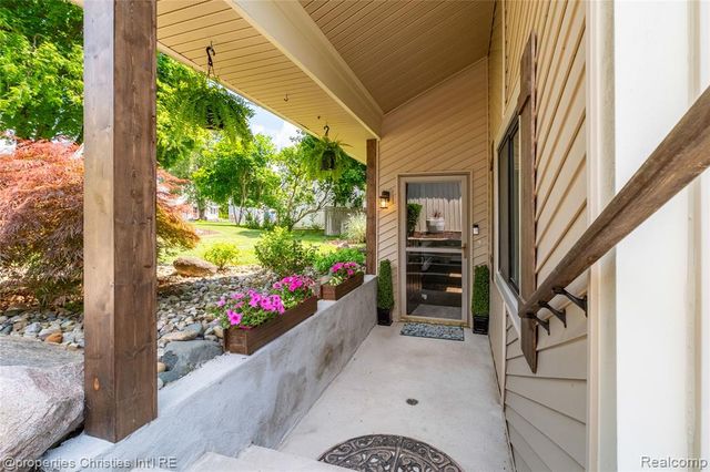 46063 Neeson Street, Northville, MI 48167