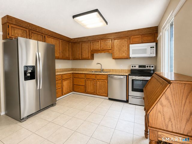 40 Conestoga Way 40, Glastonbury, CT 06033