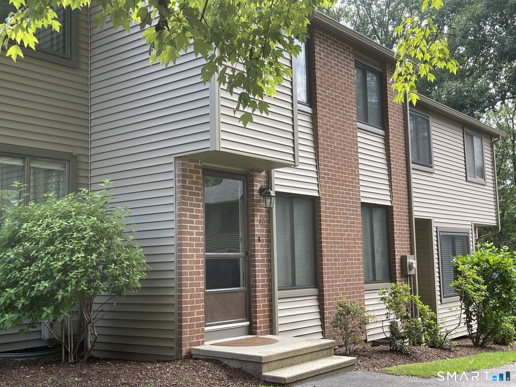 40 Conestoga Way 40, Glastonbury, CT 06033