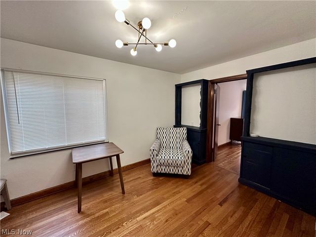 1093 N Main Street, Akron, OH 44310