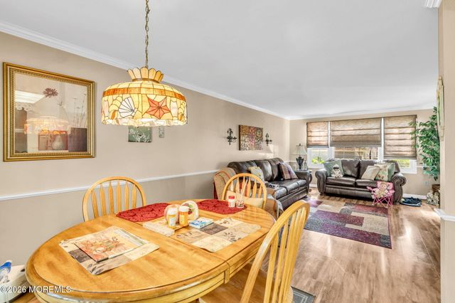 57 Fairfield Lane E, Monroe, NJ 08831