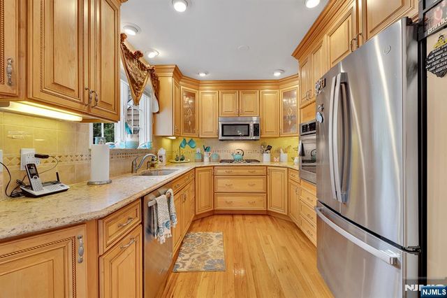 347 Mansfield Avenue, Secaucus, NJ 07094