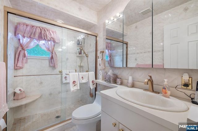 347 Mansfield Avenue, Secaucus, NJ 07094