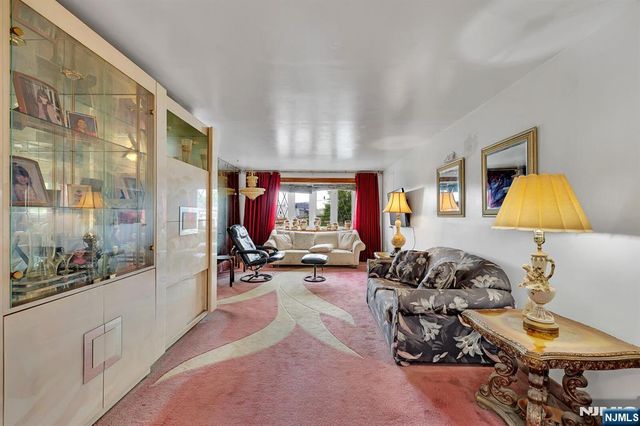 347 Mansfield Avenue, Secaucus, NJ 07094