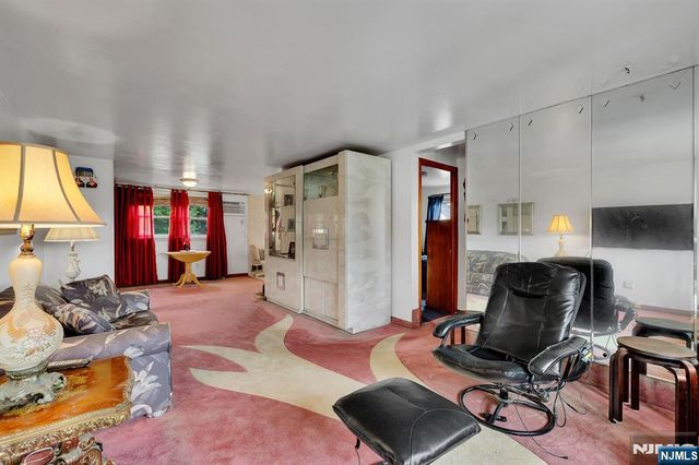 347 Mansfield Avenue, Secaucus, NJ 07094