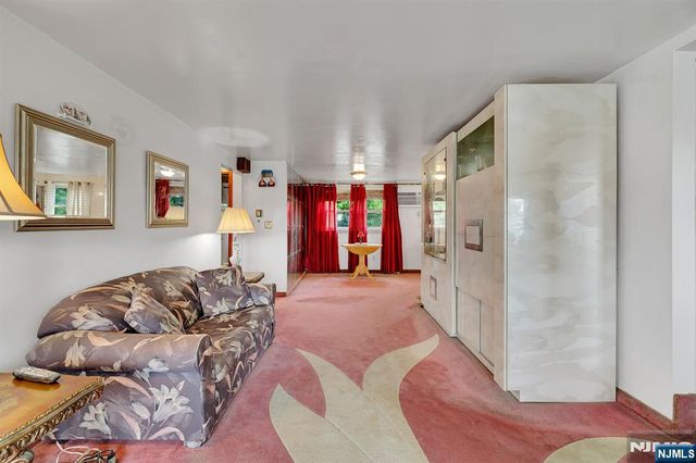 347 Mansfield Avenue, Secaucus, NJ 07094