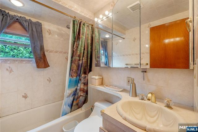347 Mansfield Avenue, Secaucus, NJ 07094