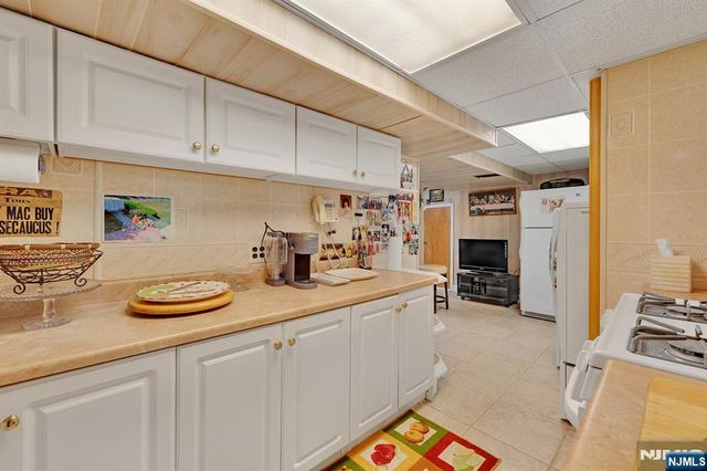347 Mansfield Avenue, Secaucus, NJ 07094