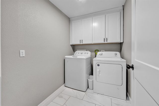 1908 Thousand Oaks Drive, Burleson, TX 76028