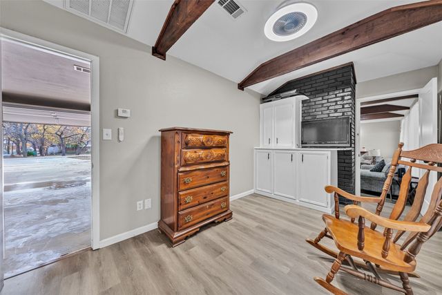 1908 Thousand Oaks Drive, Burleson, TX 76028