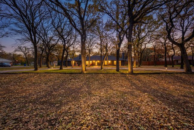 1908 Thousand Oaks Drive, Burleson, TX 76028