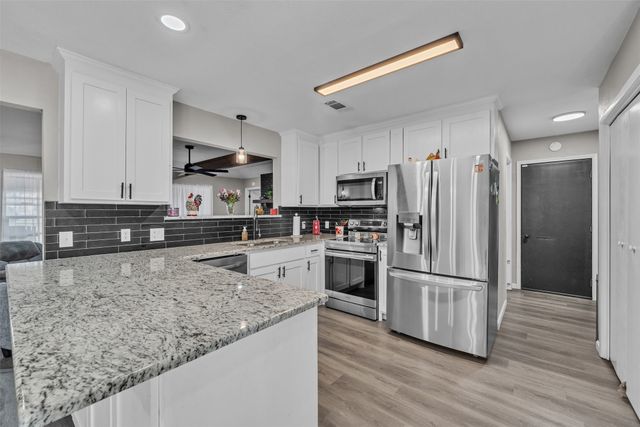 1908 Thousand Oaks Drive, Burleson, TX 76028