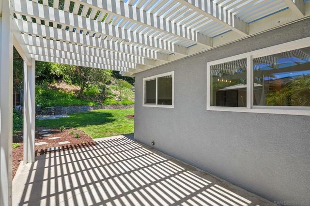 5164 Chateau Dr, San Diego, CA 92117