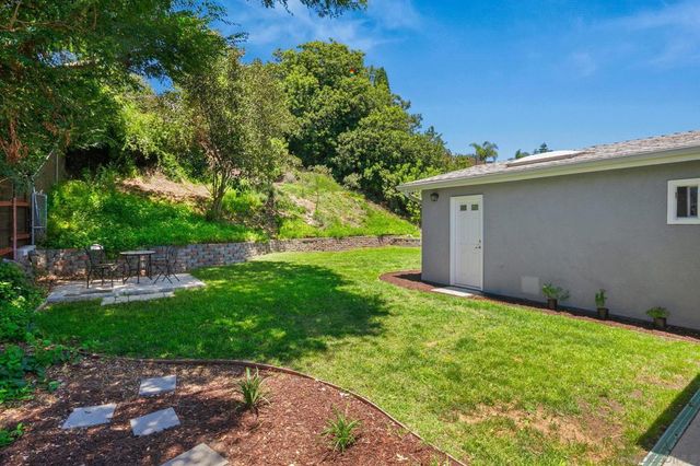 5164 Chateau Dr, San Diego, CA 92117