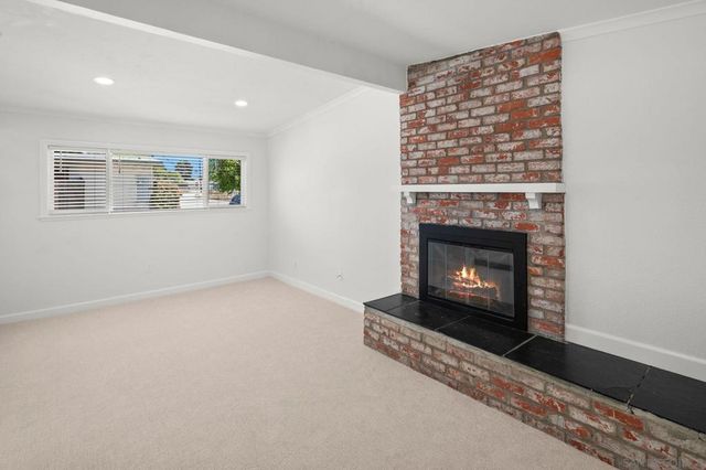 5164 Chateau Dr, San Diego, CA 92117