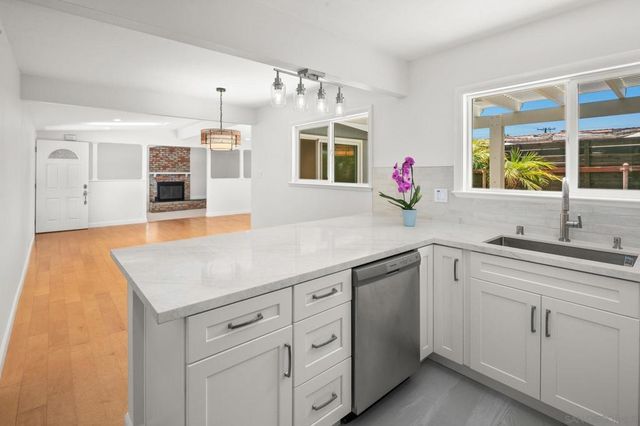 5164 Chateau Dr, San Diego, CA 92117