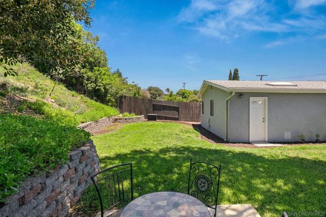 5164 Chateau Dr, San Diego, CA 92117