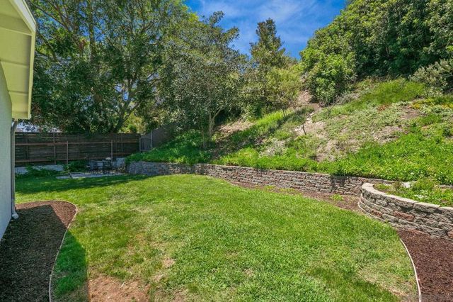 5164 Chateau Dr, San Diego, CA 92117