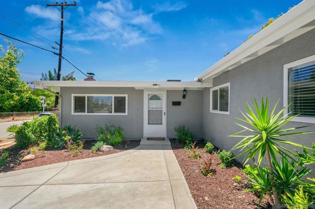 5164 Chateau Dr, San Diego, CA 92117