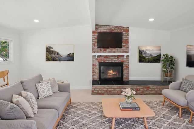 5164 Chateau Dr, San Diego, CA 92117