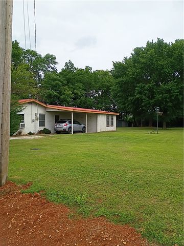 3504 W Mount Comfort Road, Fayetteville, AR 72704