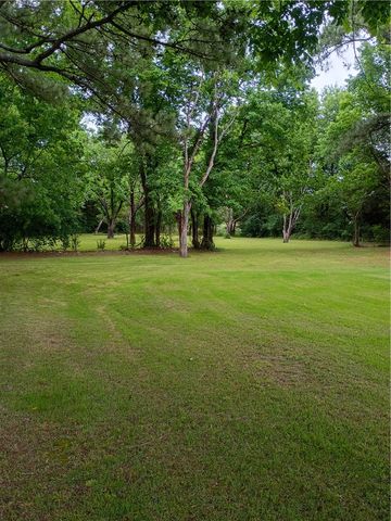 3504 W Mount Comfort Road, Fayetteville, AR 72704