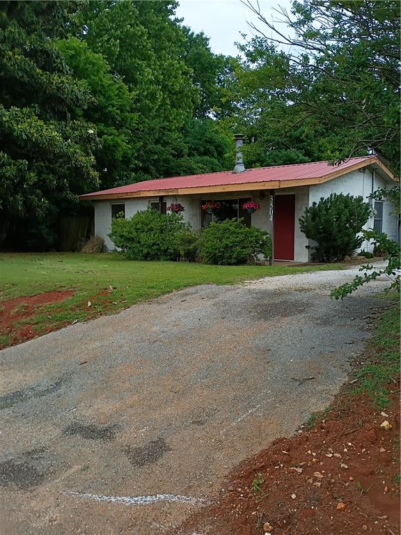 3504 W Mount Comfort Road, Fayetteville, AR 72704