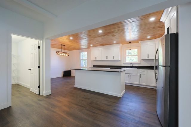 21 Irving St, Bellingham, MA 02019