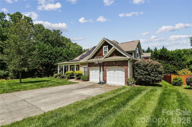 10703 MIDDLE ACRES Road, Charlotte, NC 28213