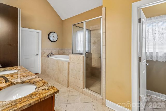 10703 MIDDLE ACRES Road, Charlotte, NC 28213