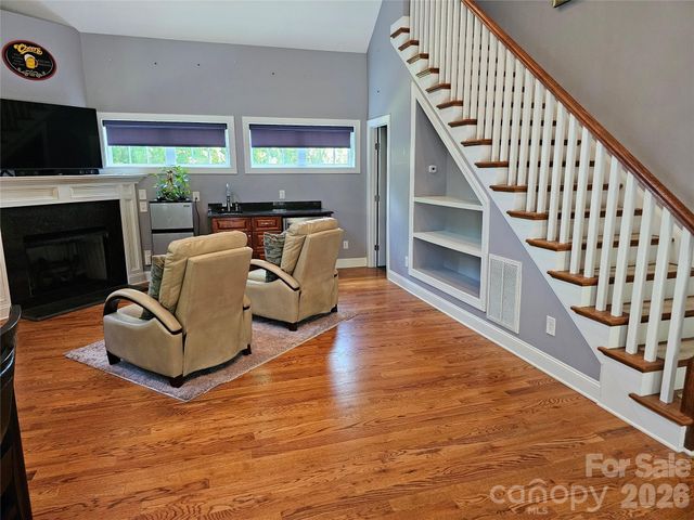 10703 MIDDLE ACRES Road, Charlotte, NC 28213