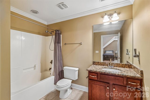 10703 MIDDLE ACRES Road, Charlotte, NC 28213