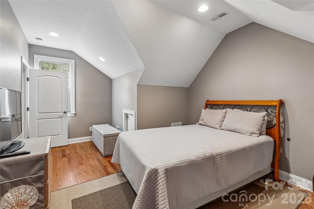 10703 MIDDLE ACRES Road, Charlotte, NC 28213