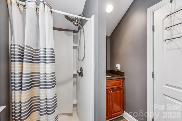 10703 MIDDLE ACRES Road, Charlotte, NC 28213