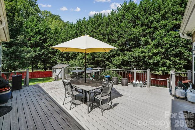 10703 MIDDLE ACRES Road, Charlotte, NC 28213