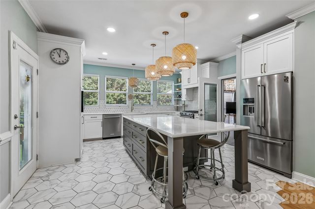 10703 MIDDLE ACRES Road, Charlotte, NC 28213