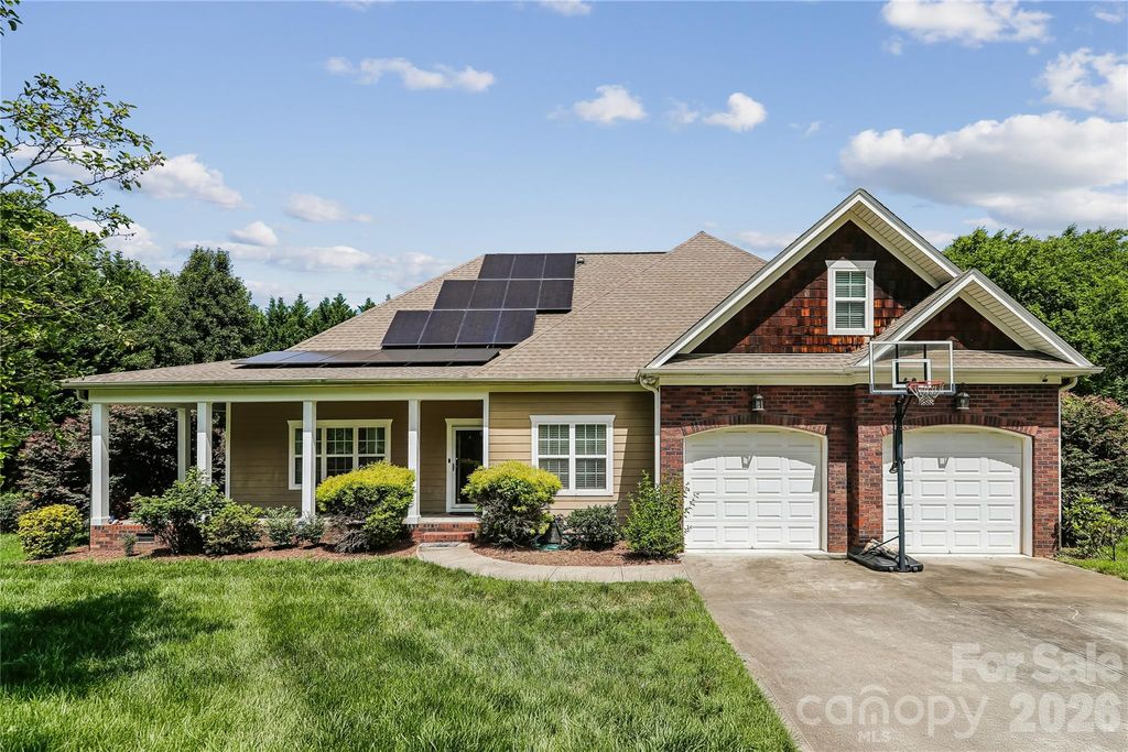 10703 MIDDLE ACRES Road, Charlotte, NC 28213