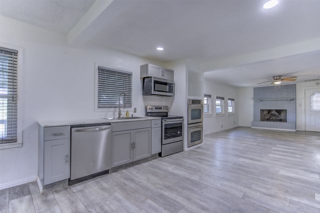 2300 Conveyor Drive, Burleson, TX 76028