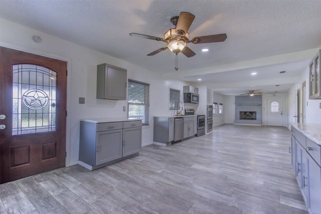 2300 Conveyor Drive, Burleson, TX 76028